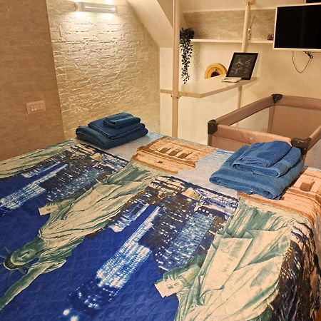 Toledo 27, A Due Passi Da Piazza Del Plebiscito Apartamento Nápoles Exterior foto