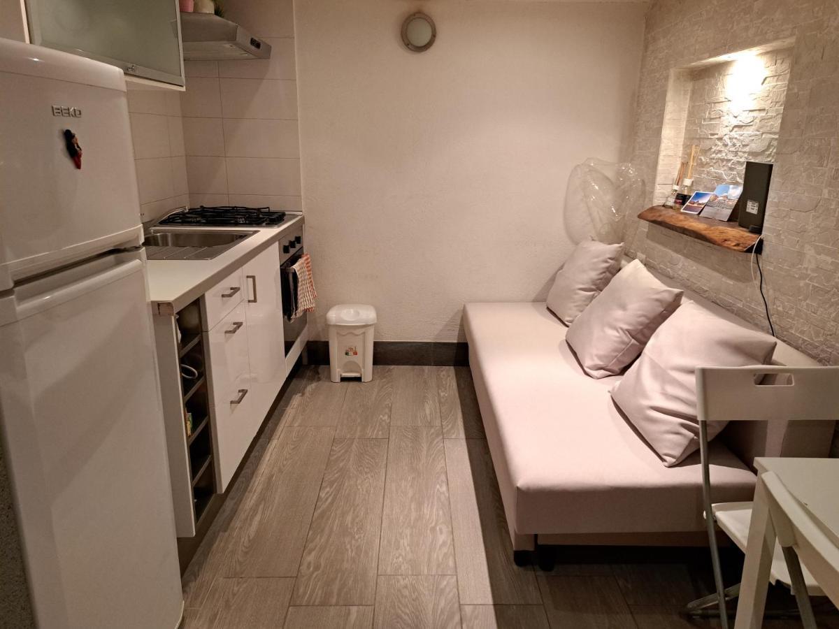 Toledo 27, A Due Passi Da Piazza Del Plebiscito Apartamento Nápoles Exterior foto