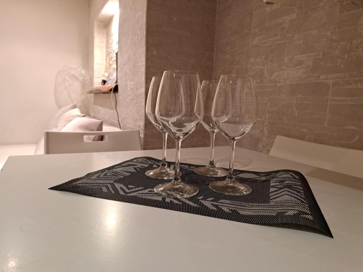 Toledo 27, A Due Passi Da Piazza Del Plebiscito Apartamento Nápoles Exterior foto