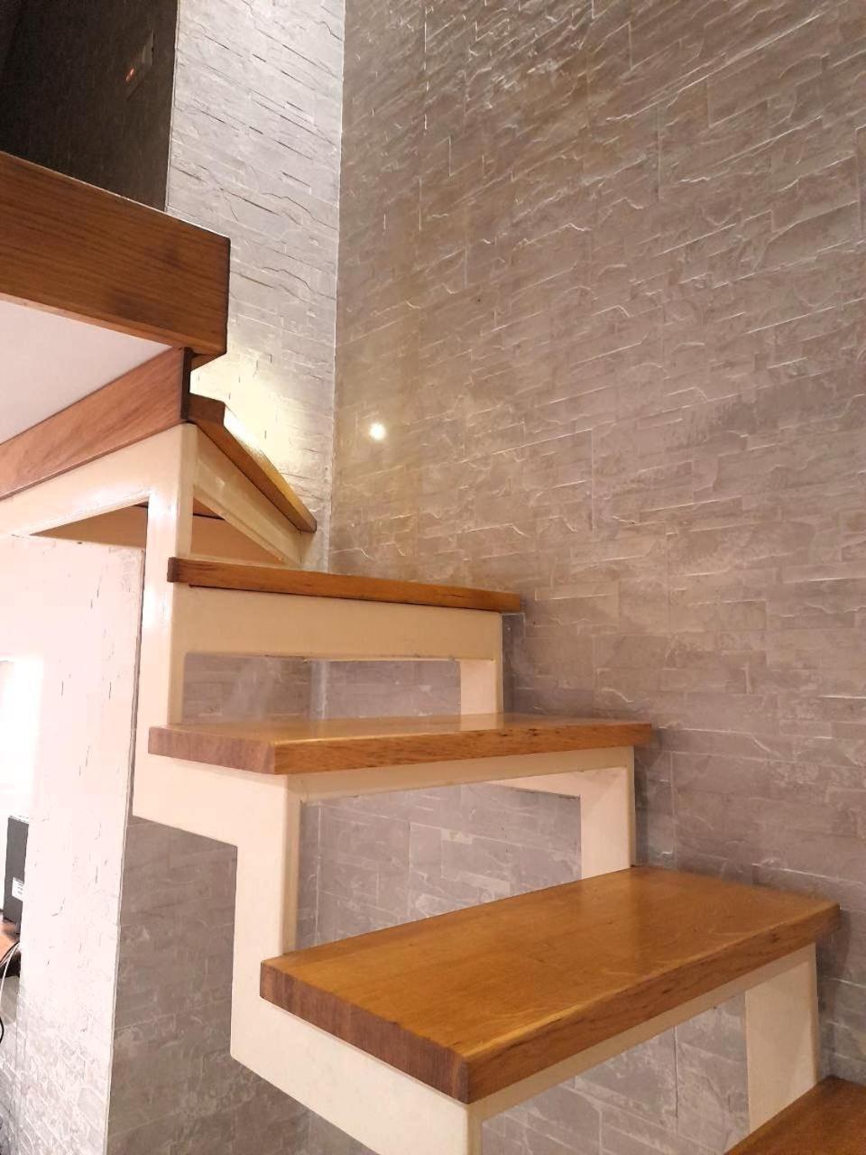 Toledo 27, A Due Passi Da Piazza Del Plebiscito Apartamento Nápoles Exterior foto