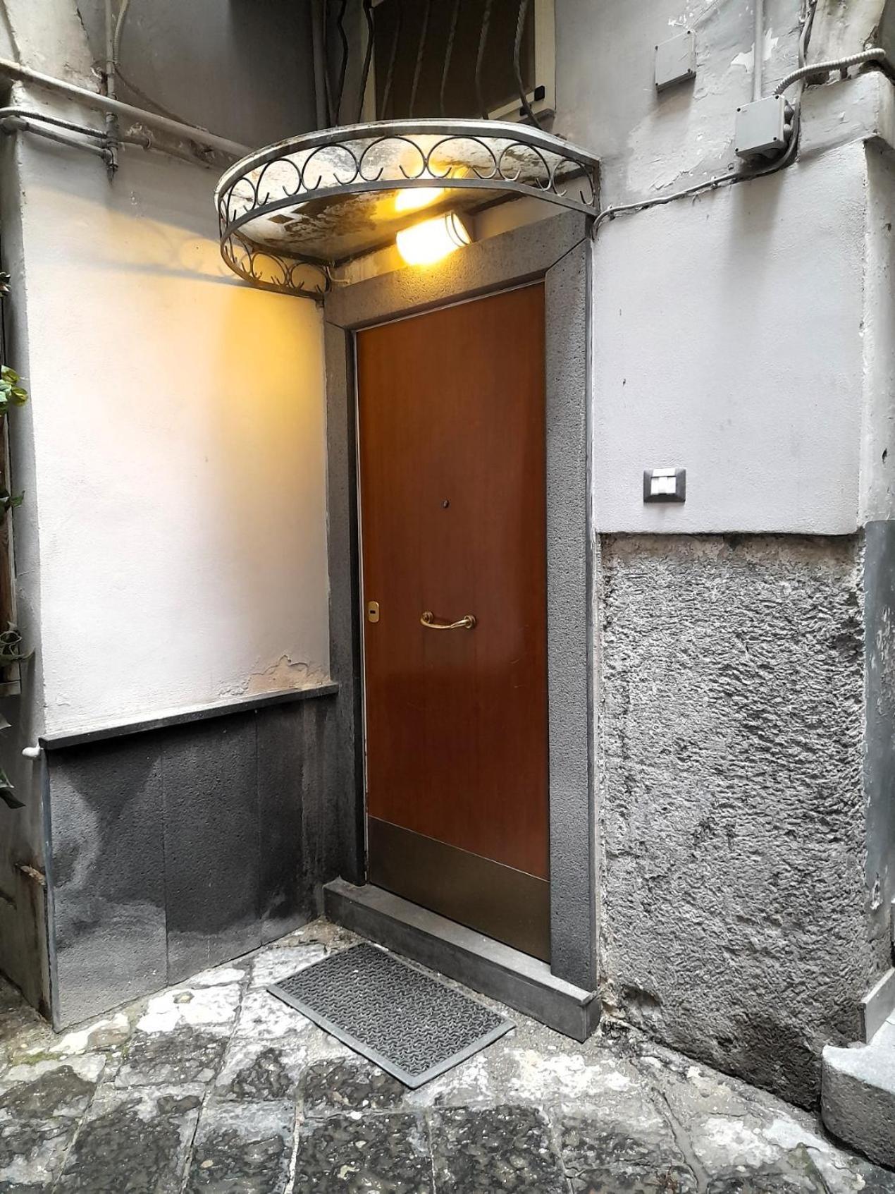 Toledo 27, A Due Passi Da Piazza Del Plebiscito Apartamento Nápoles Exterior foto