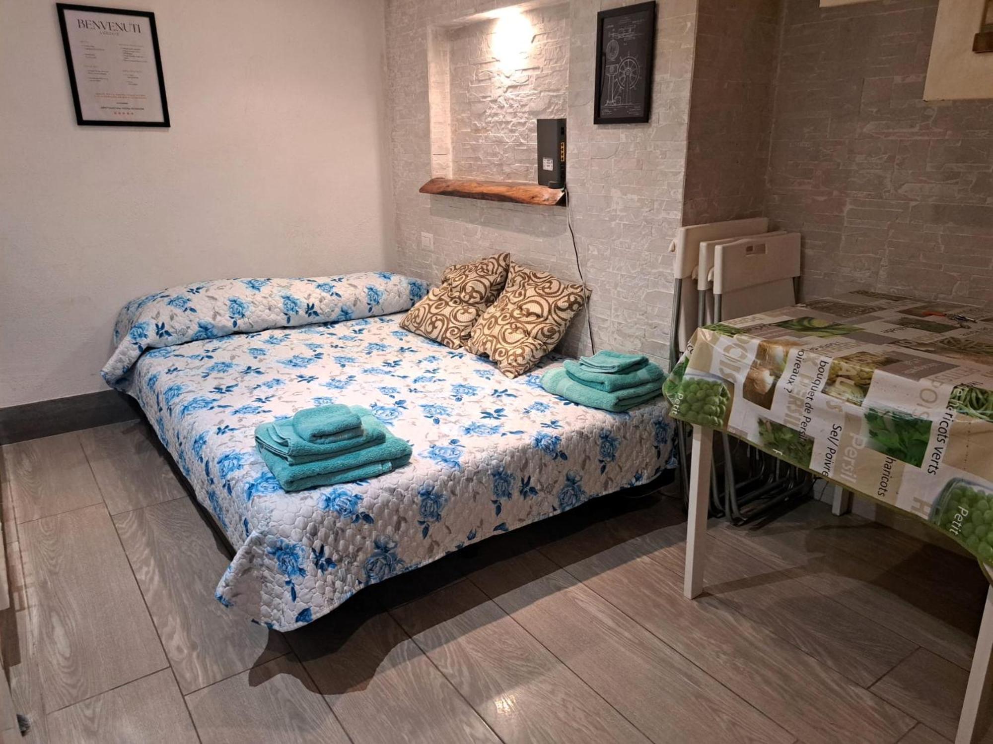 Toledo 27, A Due Passi Da Piazza Del Plebiscito Apartamento Nápoles Exterior foto
