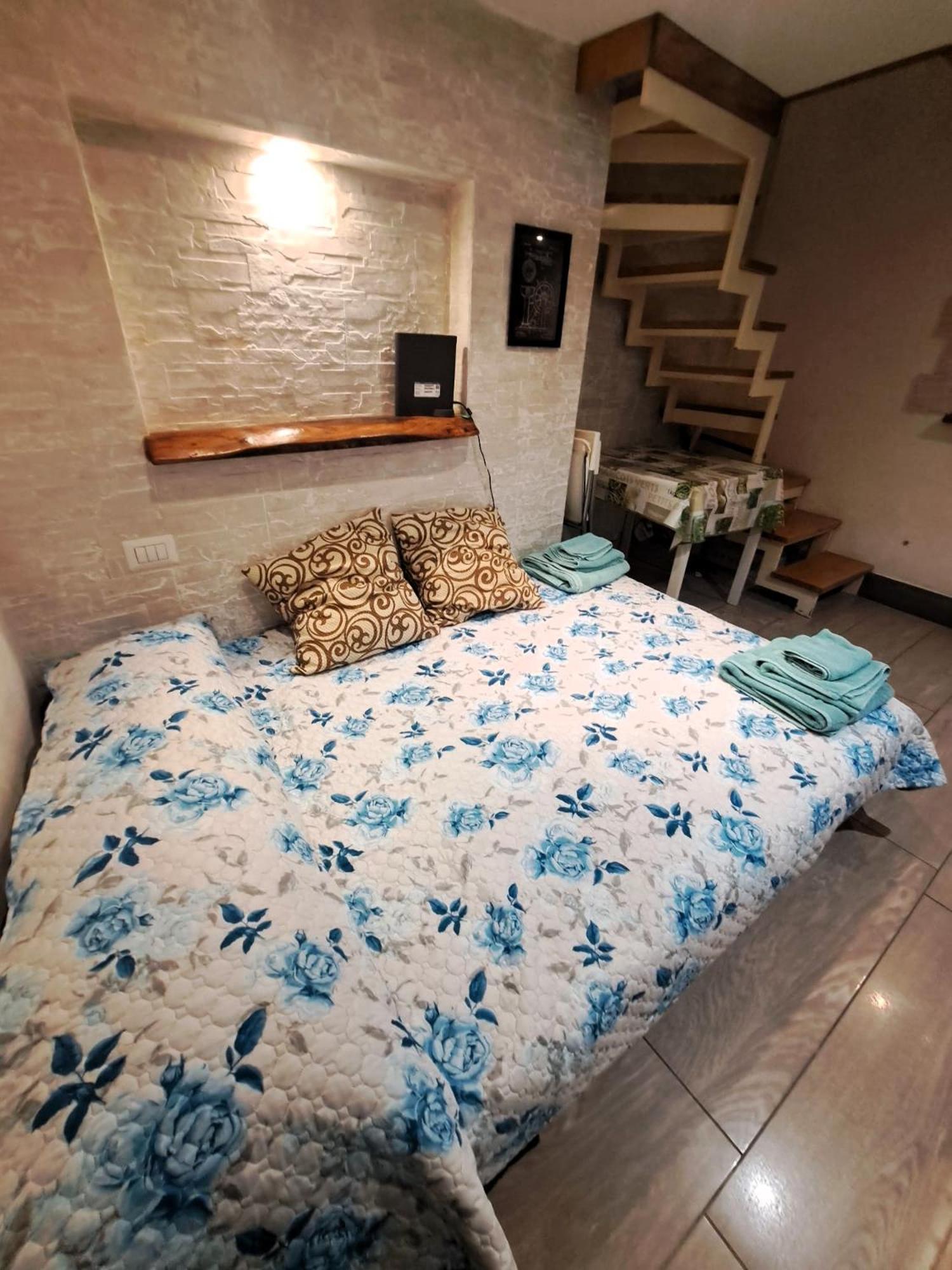 Toledo 27, A Due Passi Da Piazza Del Plebiscito Apartamento Nápoles Exterior foto