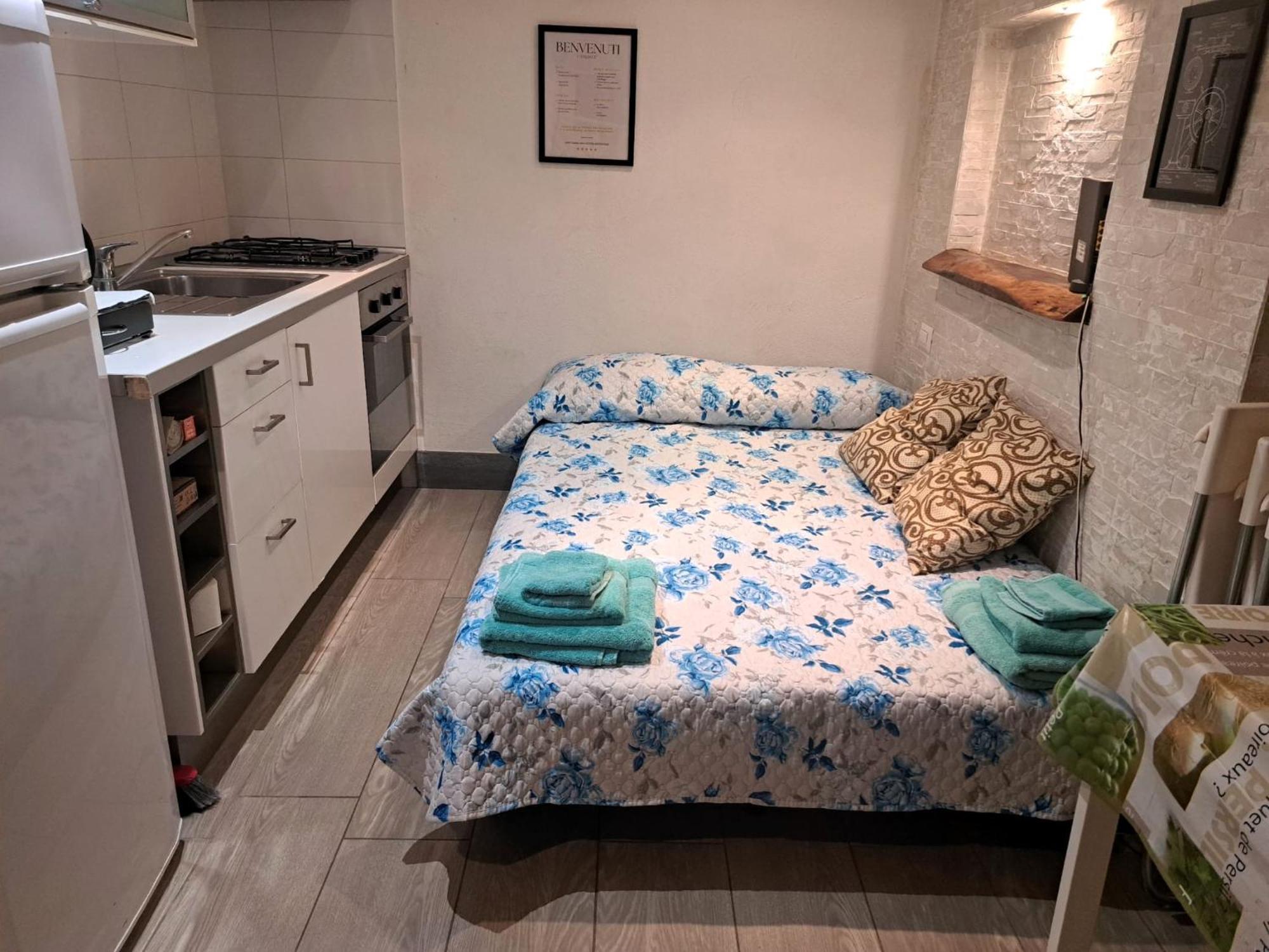 Toledo 27, A Due Passi Da Piazza Del Plebiscito Apartamento Nápoles Exterior foto