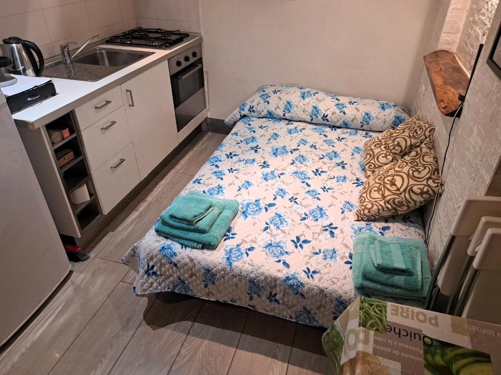 Toledo 27, A Due Passi Da Piazza Del Plebiscito Apartamento Nápoles Exterior foto